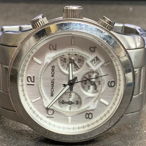 Authentic Michael Kors Runway Chronograph watch - Picture 6 of 7